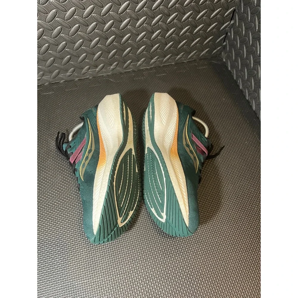 Saucony Triumph 20 Shamrock Running Shoes Womens 10.5 Green Gold PWRRUN+
